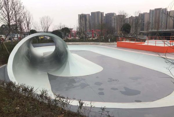 四川省成都市凤凰山公园极限运动场(深碗池及360度圆管区)
